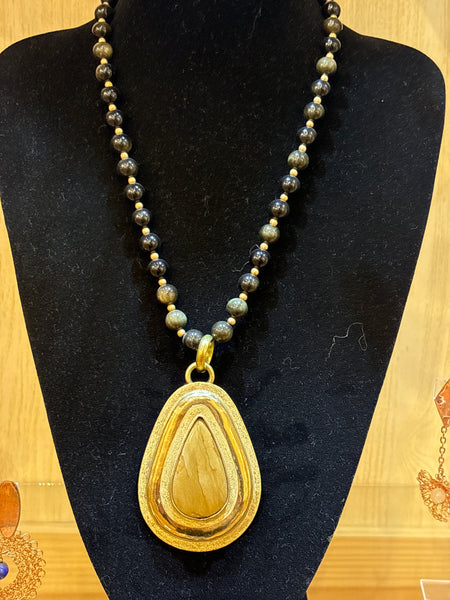 Collares Altamirano
