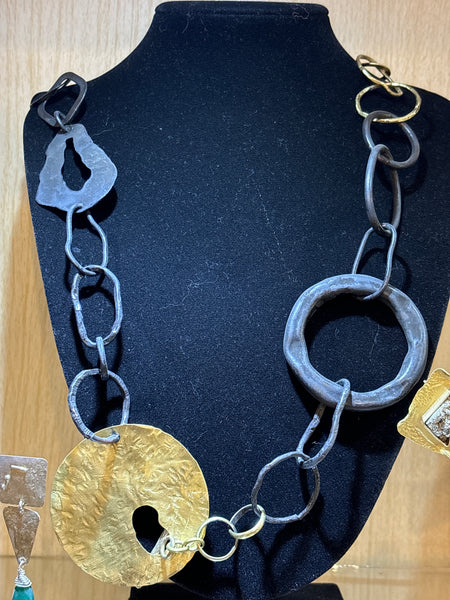 Collares Altamirano