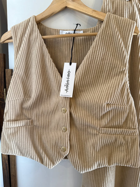 Conjunto beige de cotele